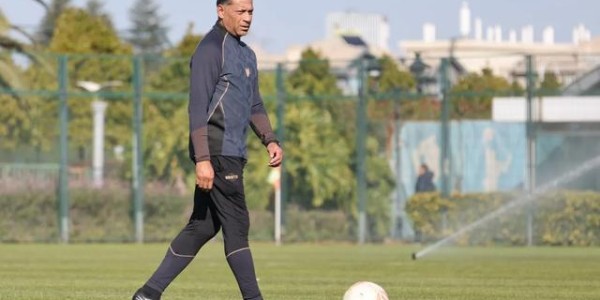 九游体育最新版本-陕西联合新任主教练弗拉泽：追随内心选择陕西 为热情的球迷展现我们的足球风格