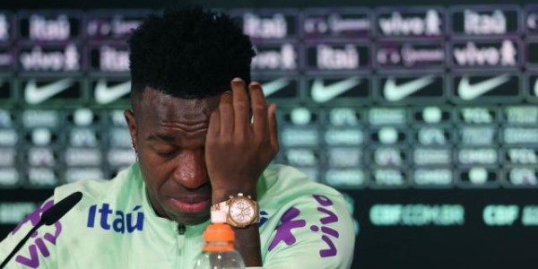 九游平台下载-维尼修斯含泪控诉种族主义：有时候我甚至不想踢球