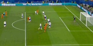 九游体育最新版本-名宿：西蒙斯进球本应判为有效 迈尼昂根本扑不到